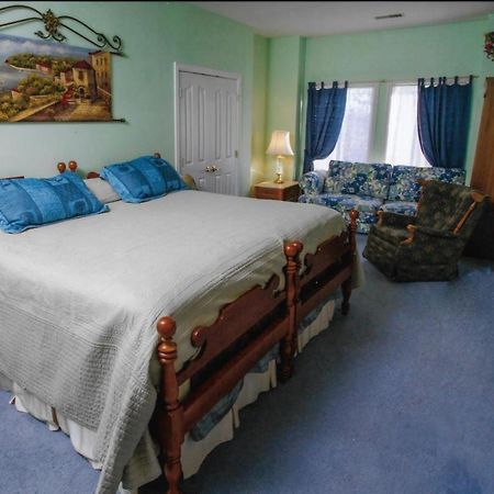 Rabbit Creek Bed & Breakfast Versailles Екстериор снимка
