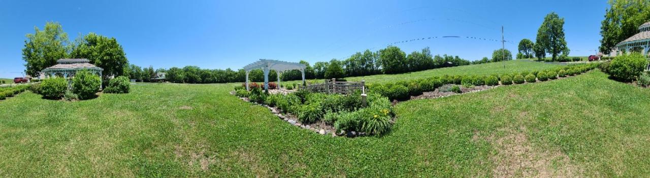 Rabbit Creek Bed & Breakfast Versailles Екстериор снимка