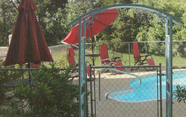 Rabbit Creek Bed & Breakfast Versailles Екстериор снимка
