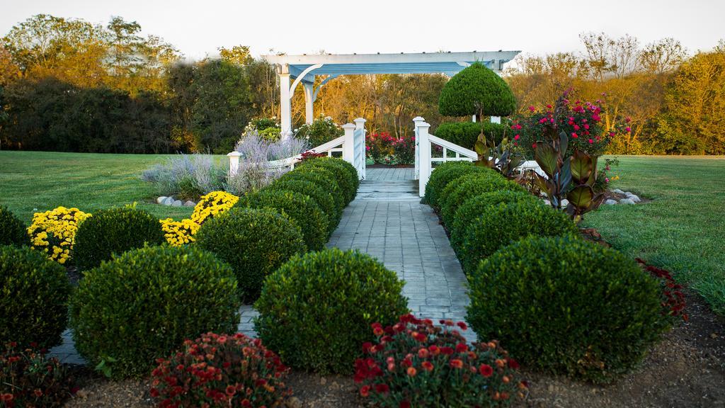 Rabbit Creek Bed & Breakfast Versailles Екстериор снимка