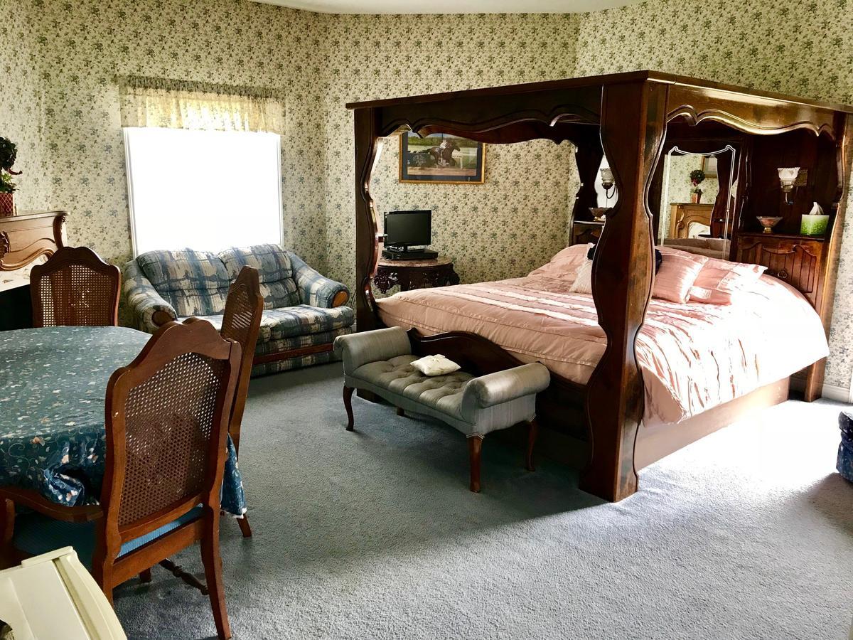 Rabbit Creek Bed & Breakfast Versailles Екстериор снимка