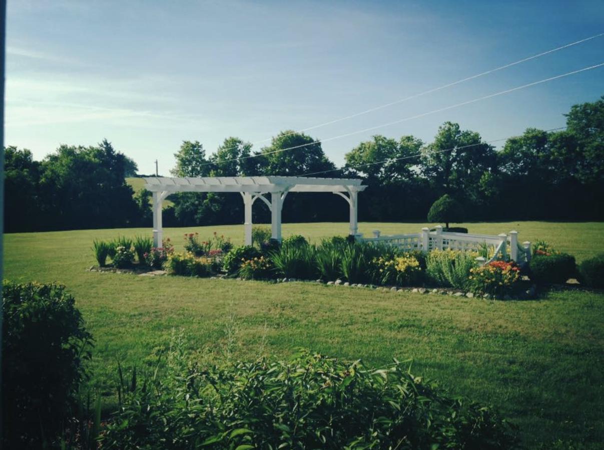 Rabbit Creek Bed & Breakfast Versailles Екстериор снимка